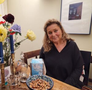 Healthcare Awareness for Expats. Image of Daniella Gidaly, president of the Board of the Mammarosa Foundation